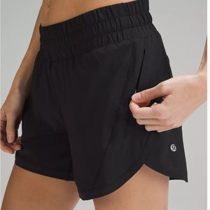 NEW WITH TAGS - Lululemon Track That Mid-Rise Lined Short 5", Black, Size 8